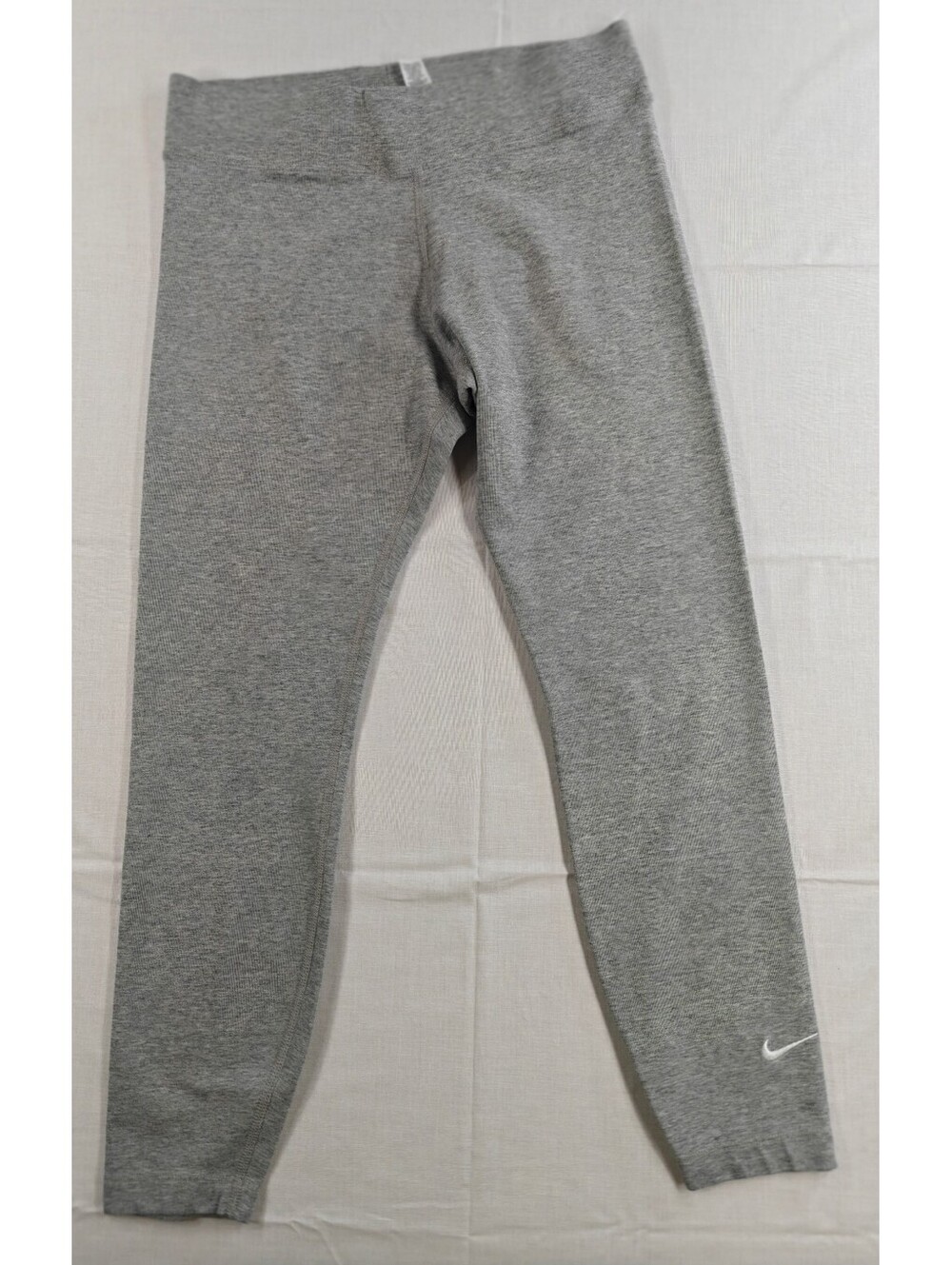 Nike Women's Medium Gray Athletic Leggings